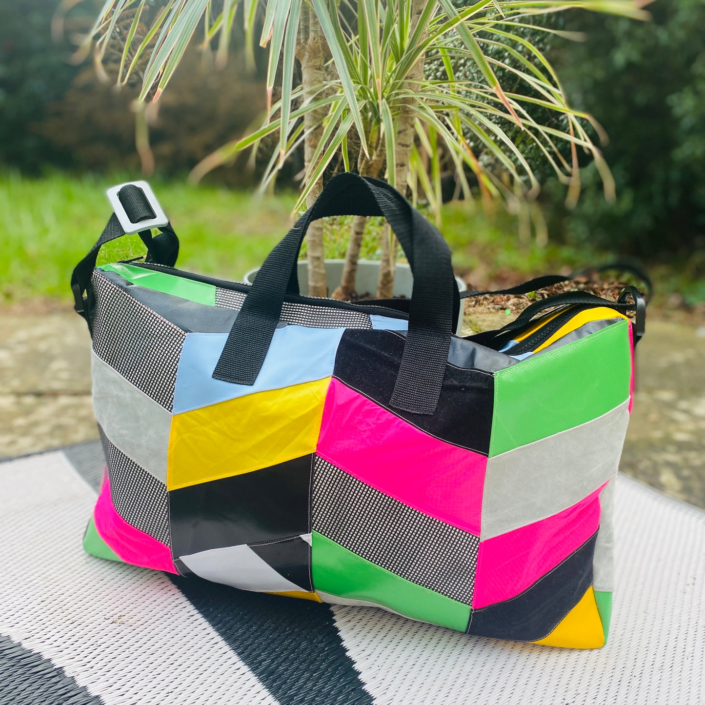The Chevron Holdall