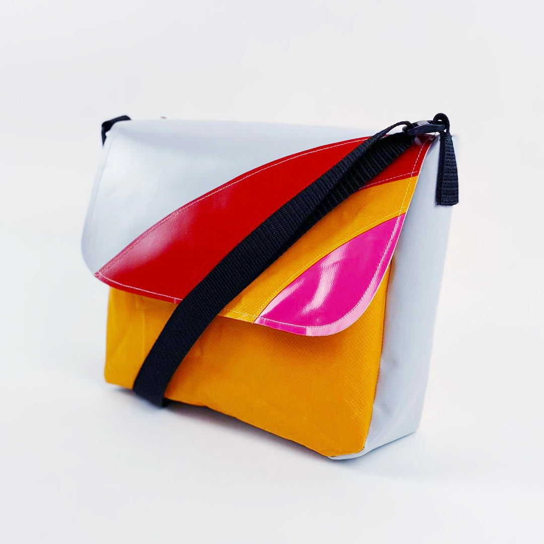 Junior *mini* Mini Retro Rainbow Messenger