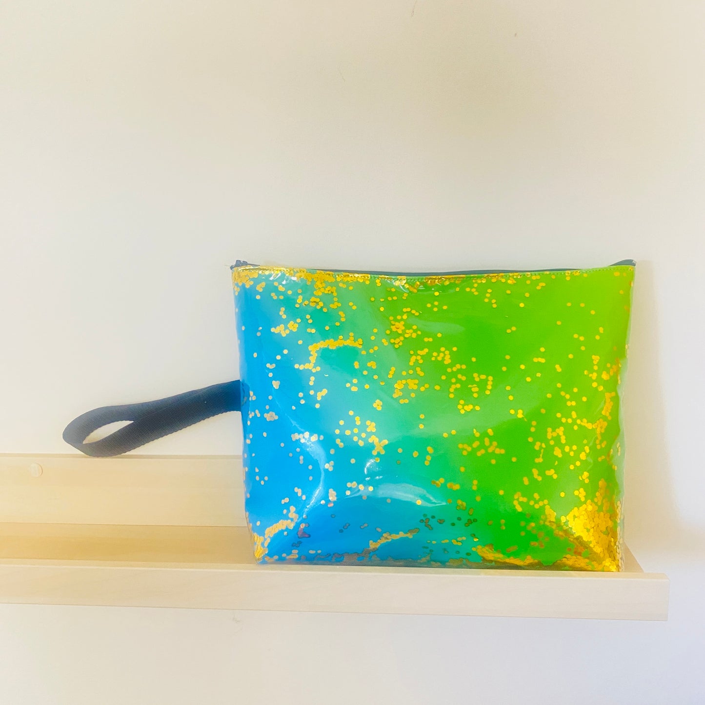 Stand Up Wash Bag