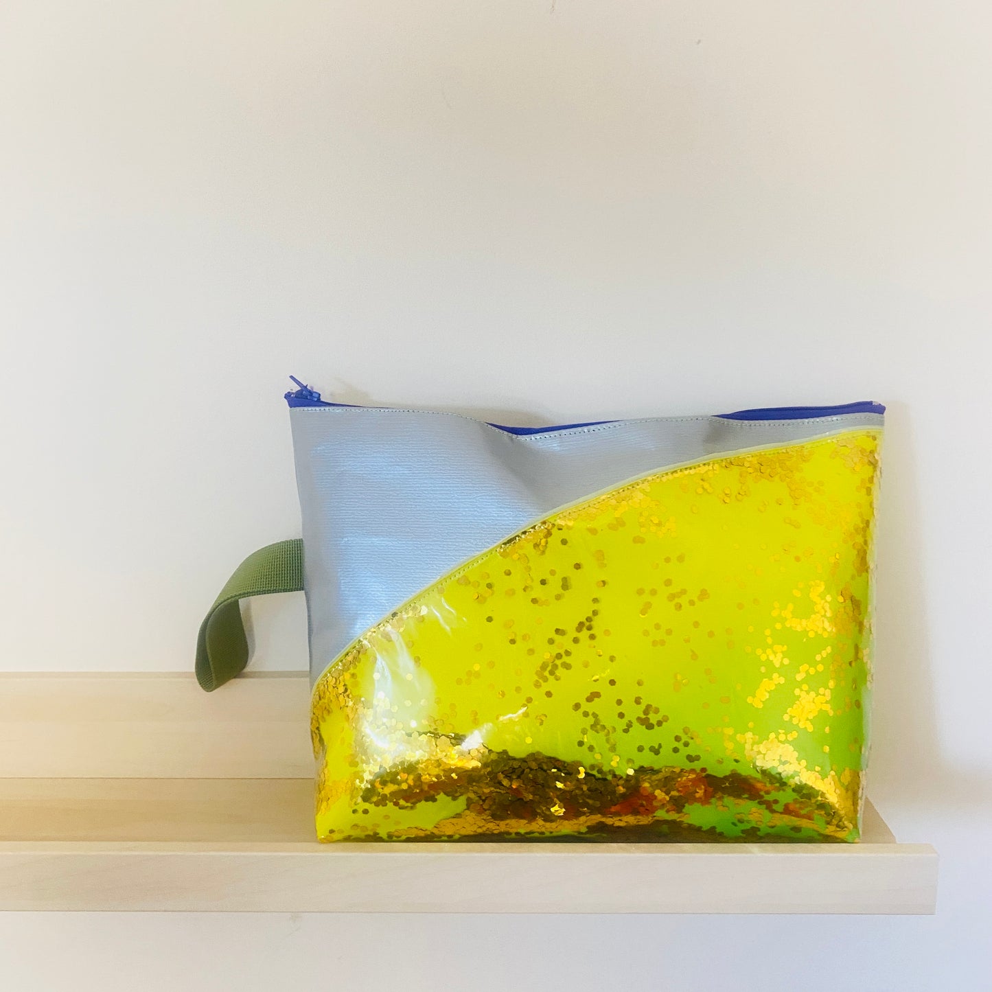 Stand Up Wash Bag