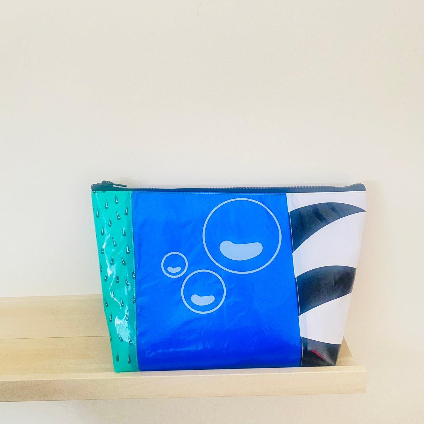 Stand Up Wash Bag